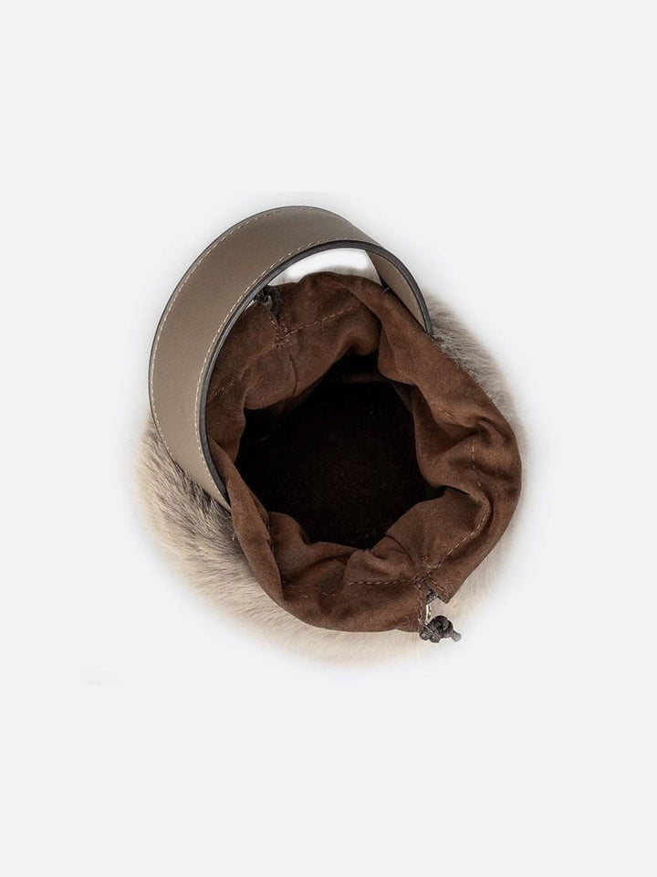 Sac à main avec fausse fourrure