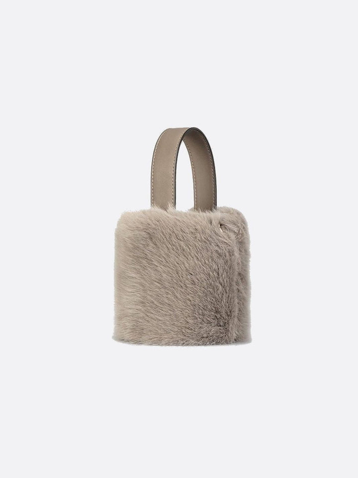Sac à main avec fausse fourrure