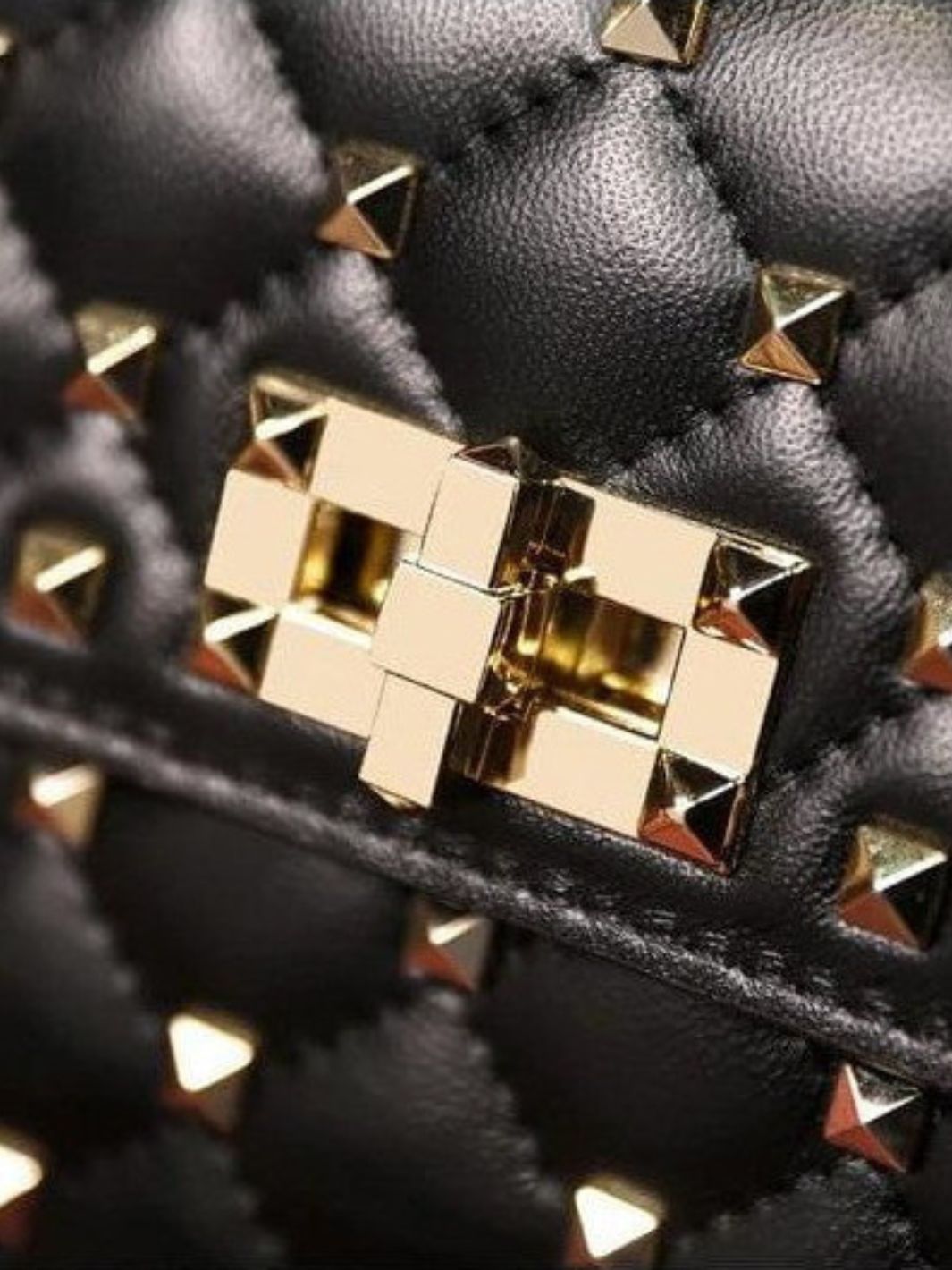 Sac à main clouté noir