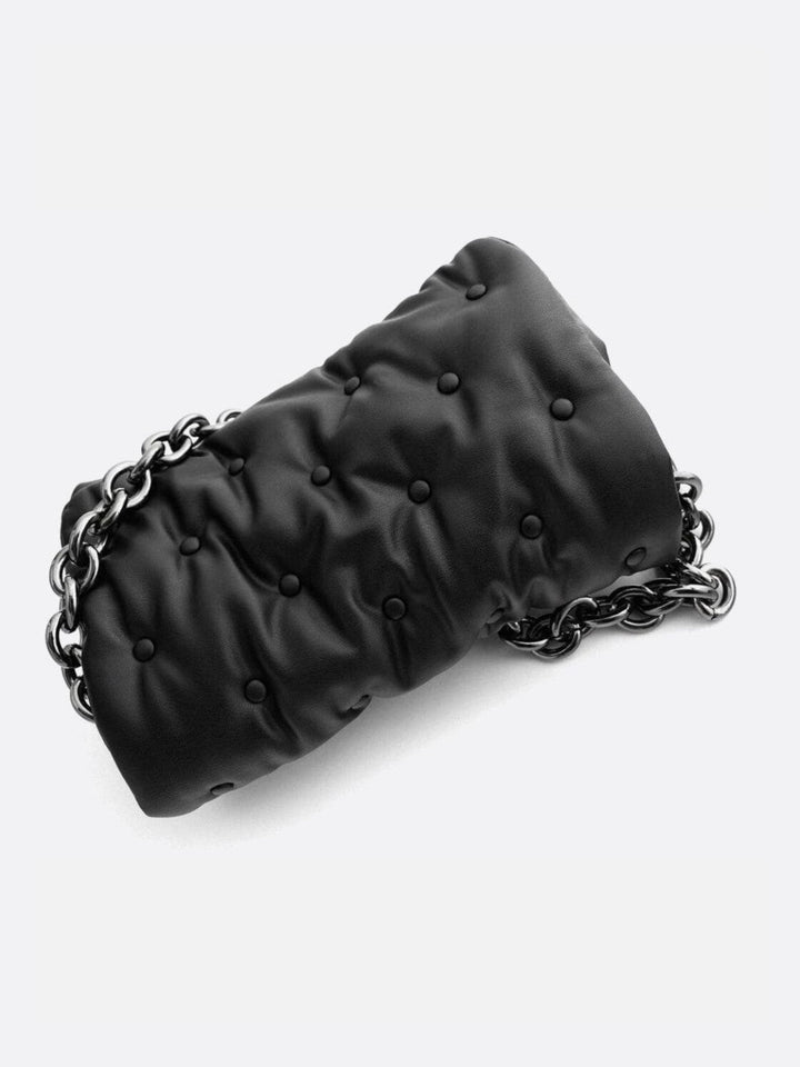 Sac noir matelassé avec chaine en bandoulière